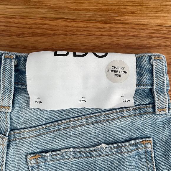 BDG Hamilton Jean Shorts Womens 27 Distressed High Rise Cheeky Boho Daisy Dukes - Picture 3 of 7